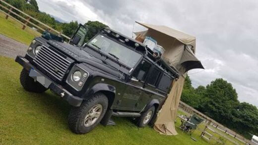 Landrover Defender mit Dachzelt von Gordigear