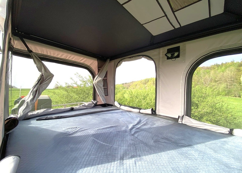 Mahi Mahi hard shell roof tent