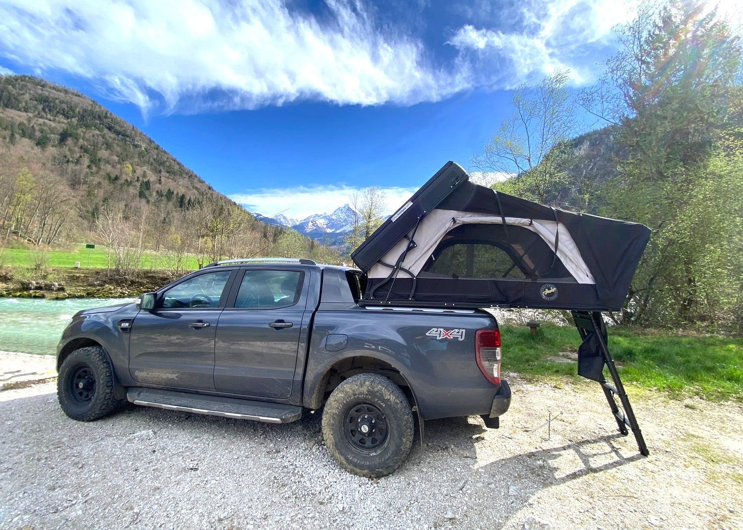 Bonito hybrid hard-shell roof tent C-stock