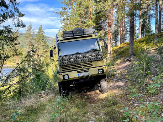 LKW mit Gordigear Dachzelt offroad unterwegs