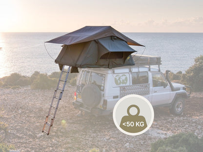 Dachzelt auf Landrover am Meer
