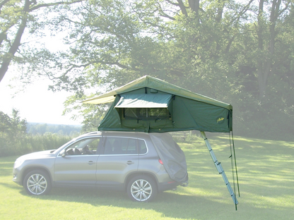 Tanami Plus auf Kleinwagen auf einer Lichtung