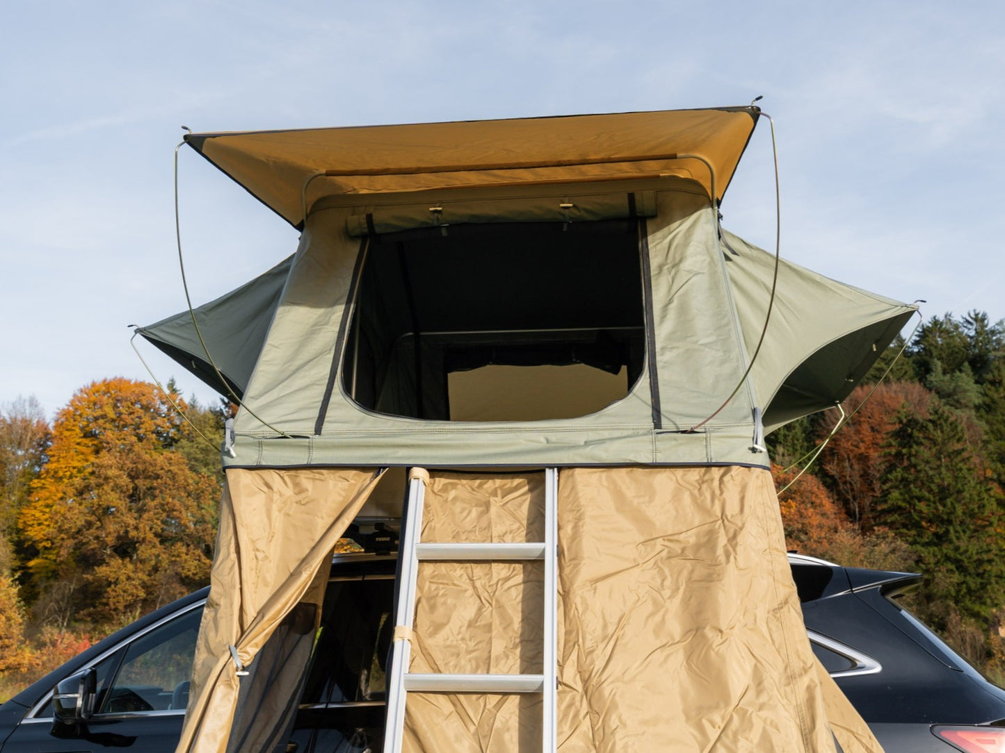 Tanami Light Eingang mit angebrachtem Vorzelt